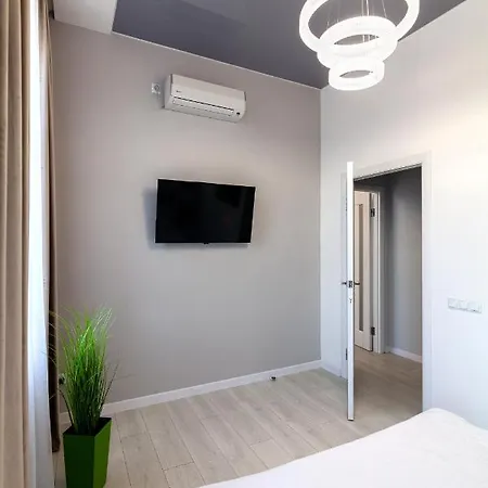 Leogrand Vip Apartments On Pidhirna 3 Lviv Exterior photo