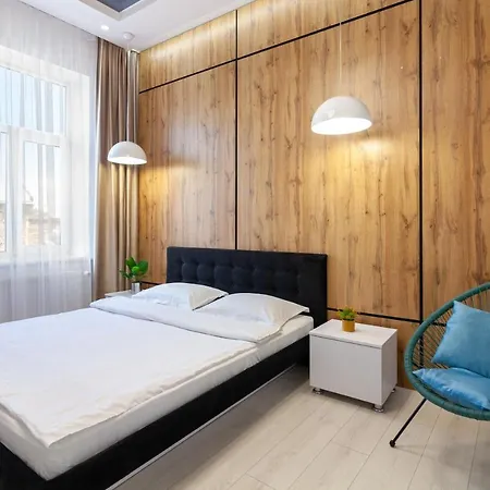 Leogrand Vip Apartments On Pidhirna 3 Lviv Exterior photo
