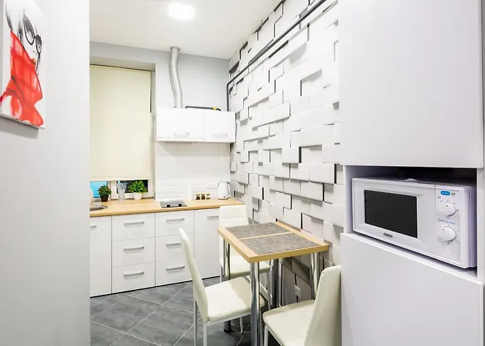 Leogrand Vip Apartments On Pidhirna 3
