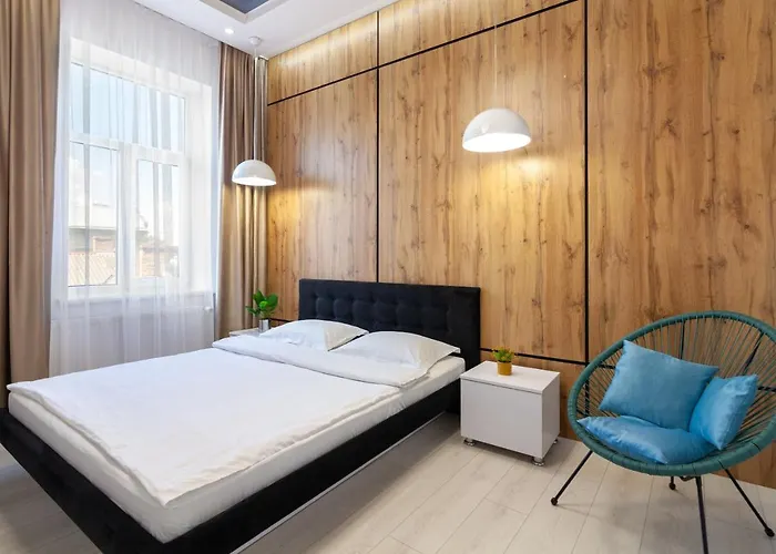 Leogrand Vip Apartments On Pidhirna 3