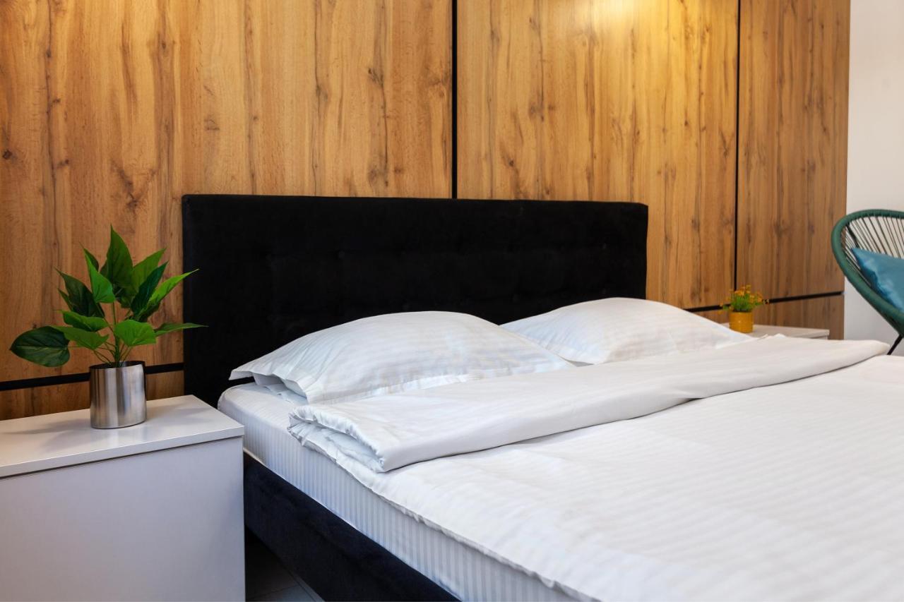 Leogrand Vip On Pidhirna 3 * Lviv